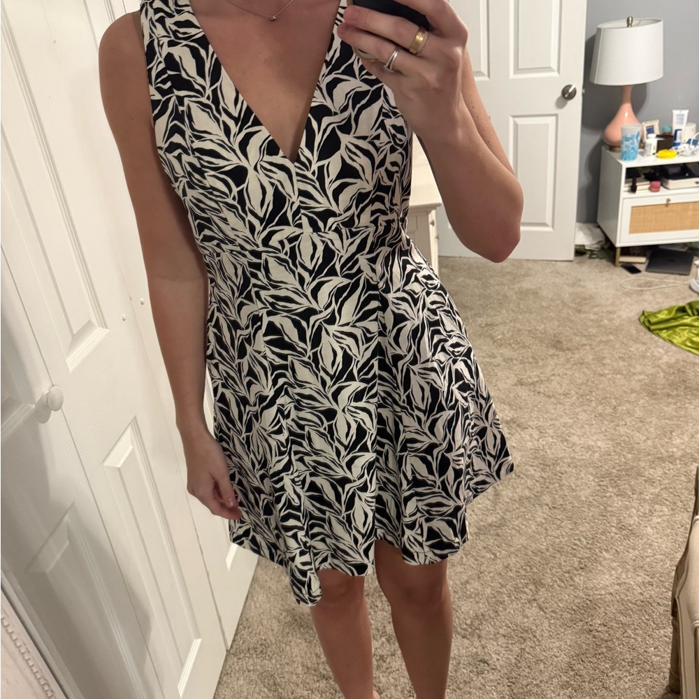 A New Day Black and White Sleeveless V-Neck Mini Dress